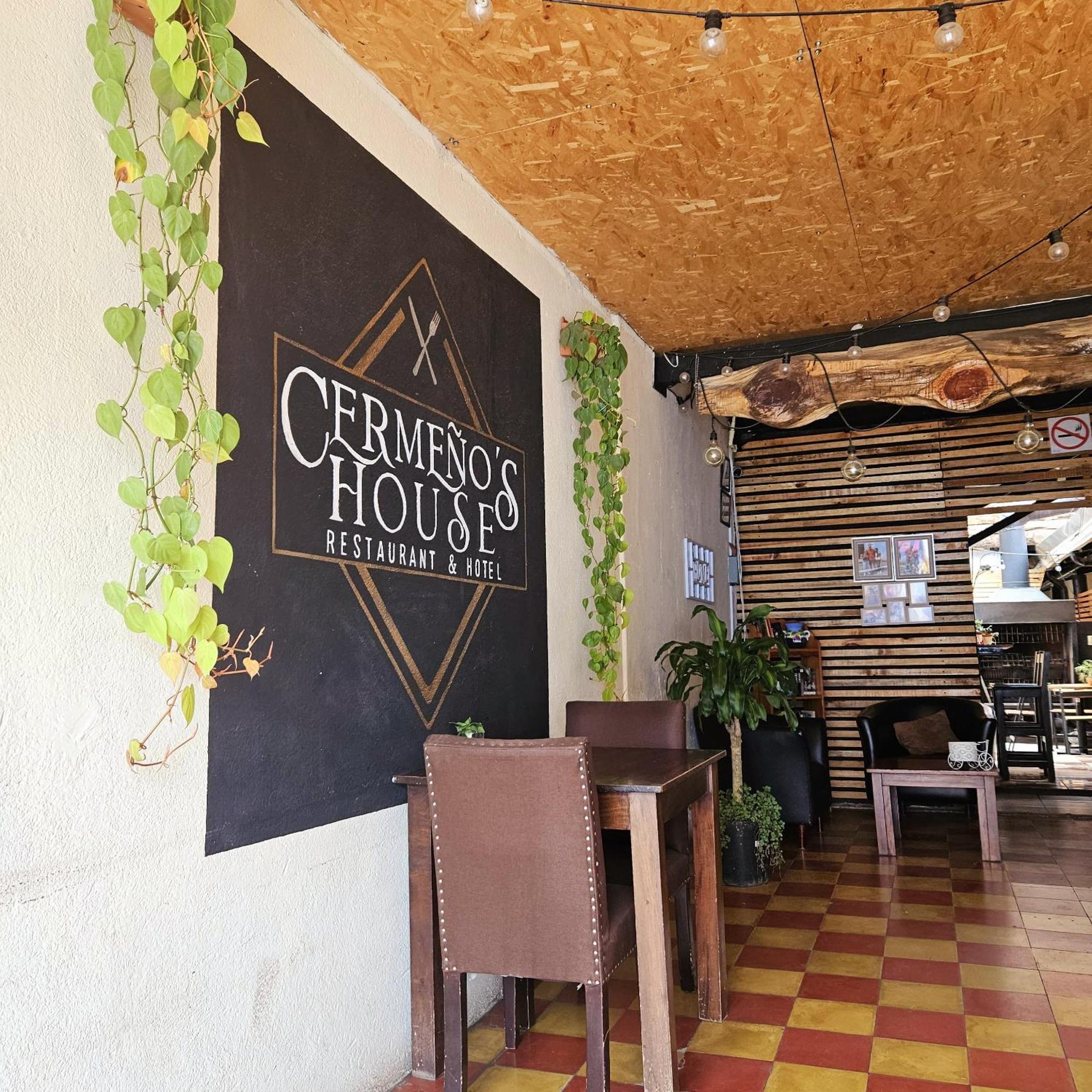 Cermeno'S House Hotel Antigua Exterior photo