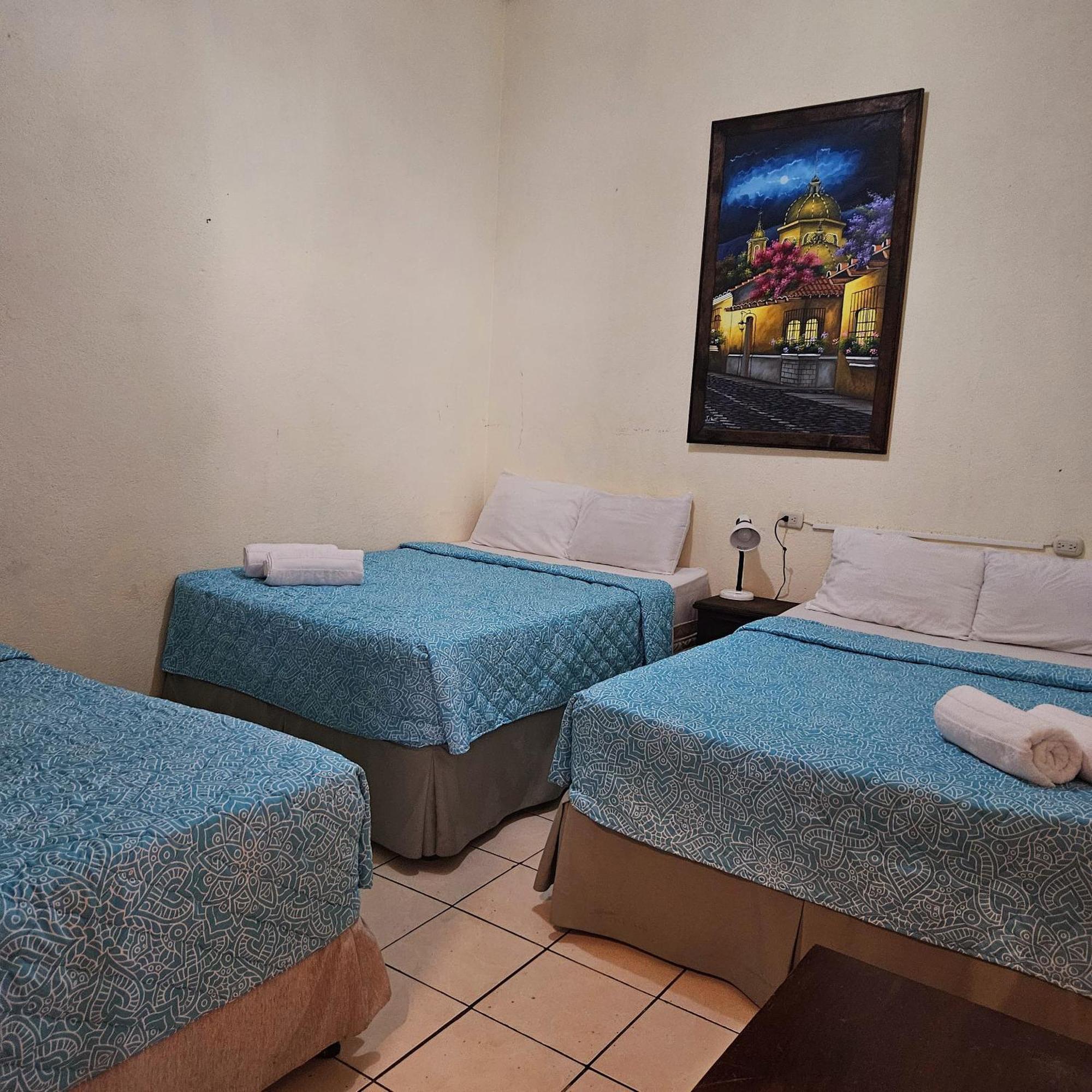 Cermeno'S House Hotel Antigua Exterior photo