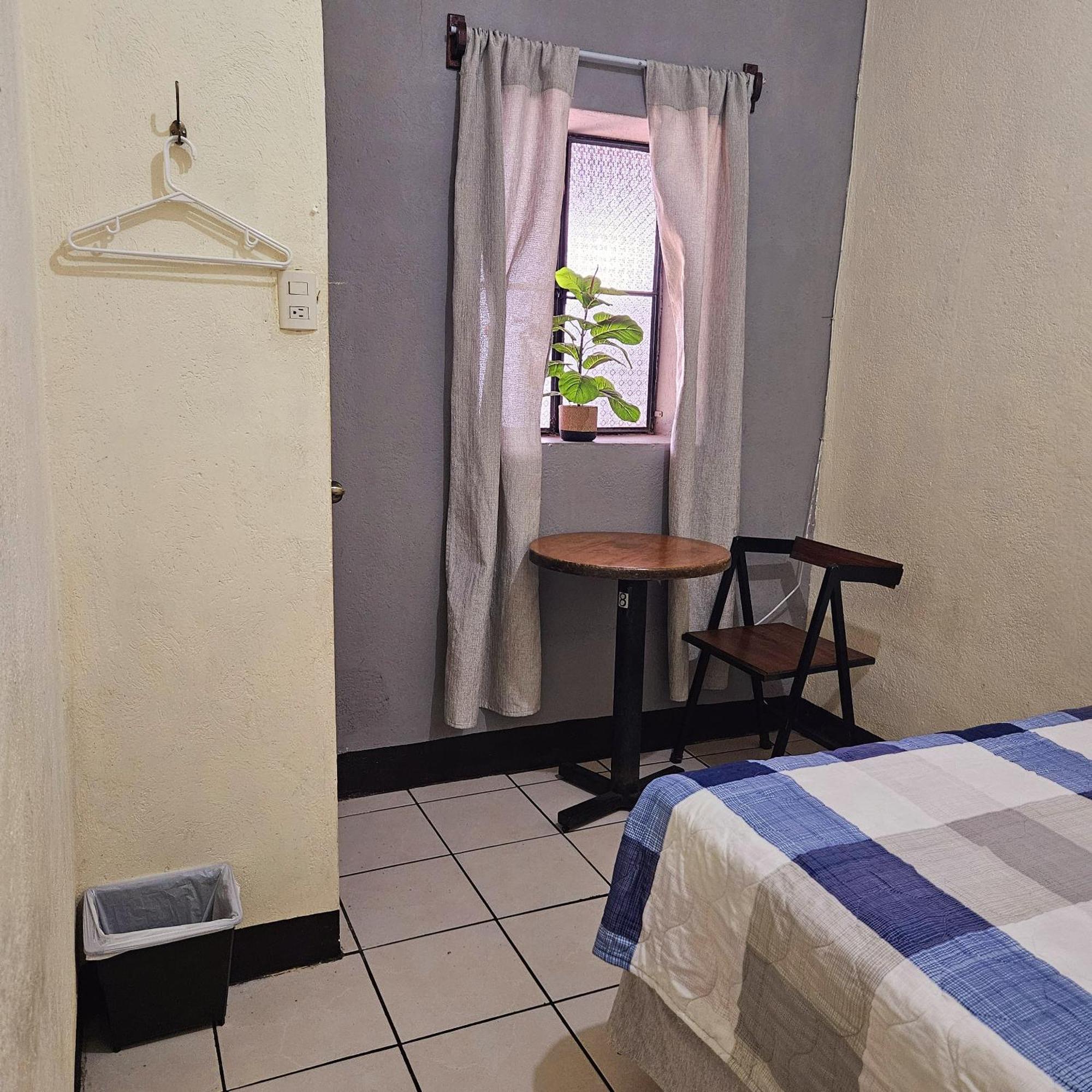 Cermeno'S House Hotel Antigua Exterior photo