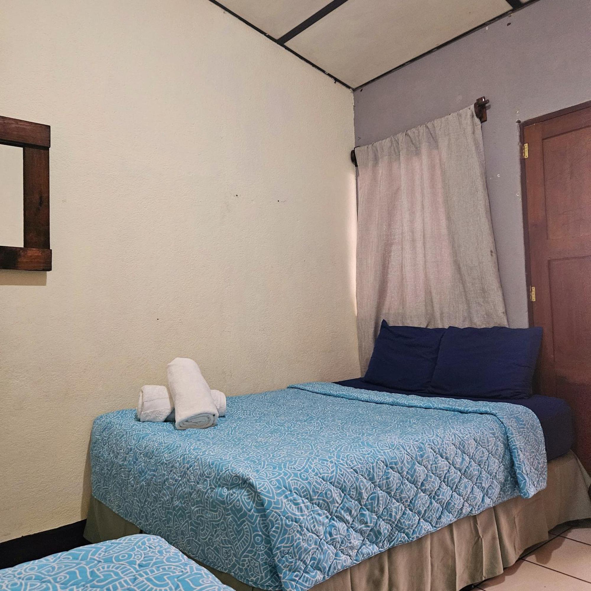 Cermeno'S House Hotel Antigua Exterior photo